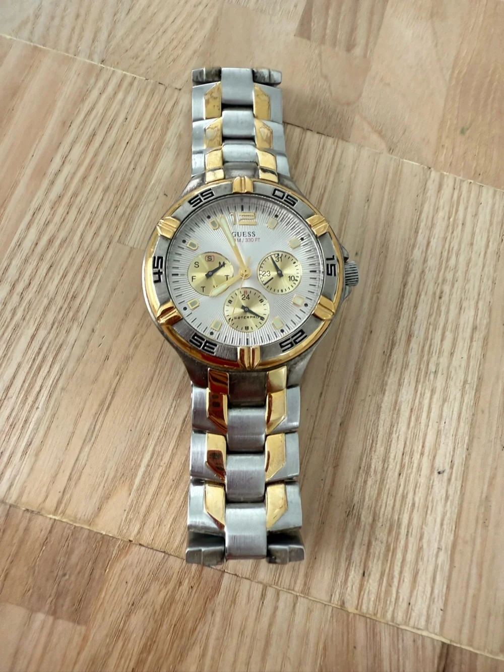 Guess mens waterpro two-tone watch NEW BATTERY